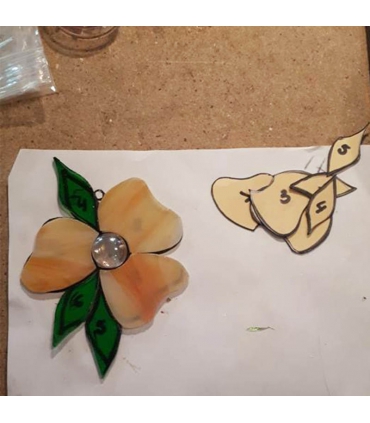 Création d'une fleur - vitrail